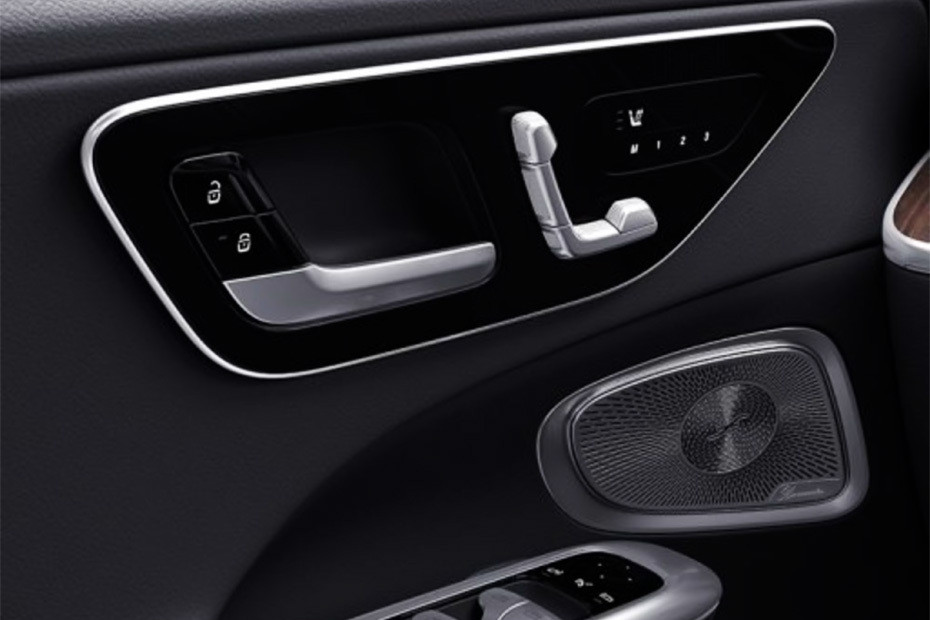 door handle interior of Mercedes-Benz C-Class Sedan