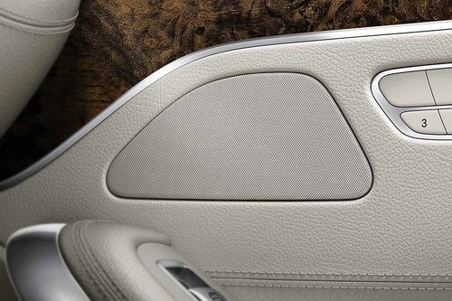 Speakers View of Mercedes-Benz S-Class Coupe