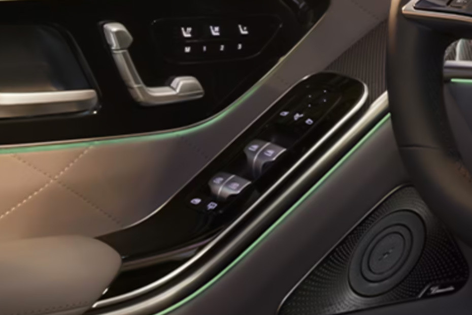 Mercedes-Benz S-Class Sedan Drivers Side In Side Door Controls in UAE