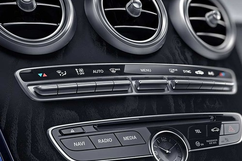 Side AC Controls of Mercedes-Benz C-Class Cabriolet