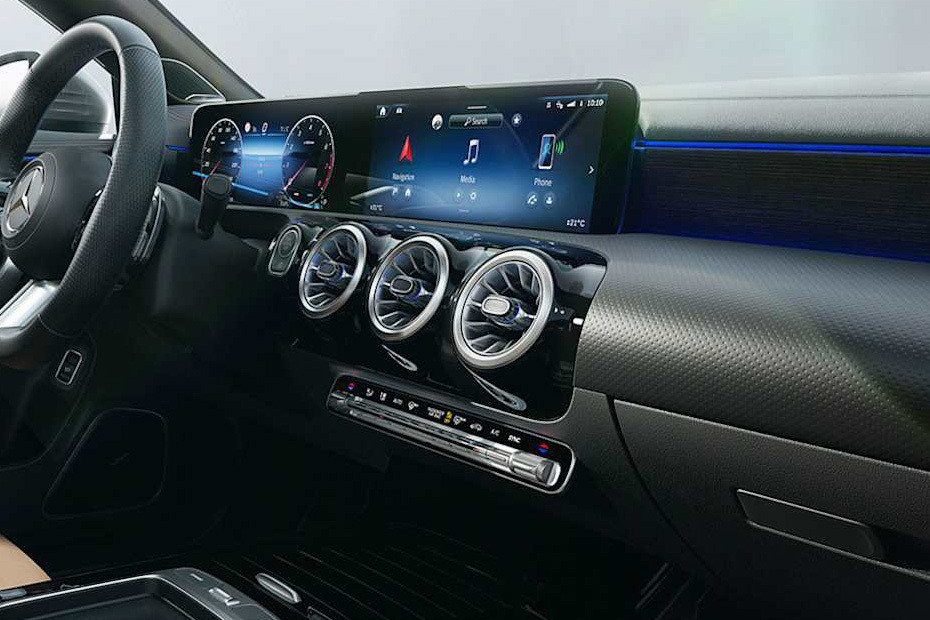 Front AC Controls of Mercedes-Benz CLA-Class