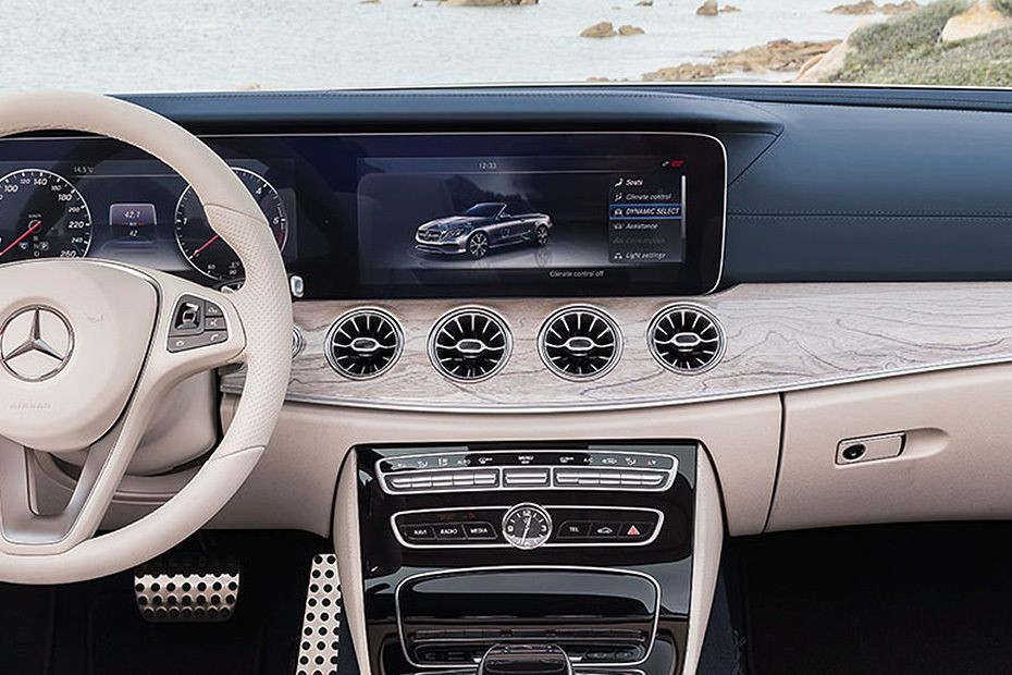E-Class Cabriolet Center Console in UAE