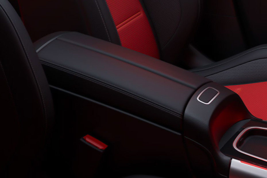 GLA-Class Front Center Divider in UAE