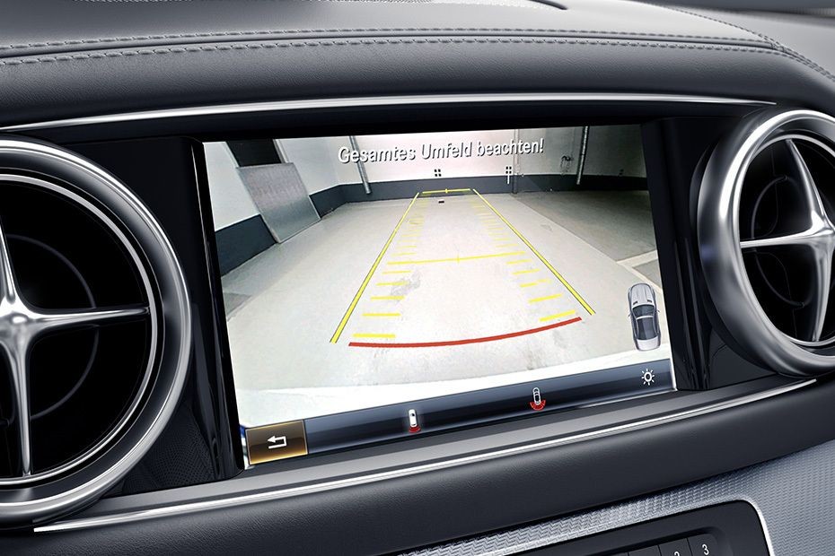 SL-Class Parking Assist in UAE