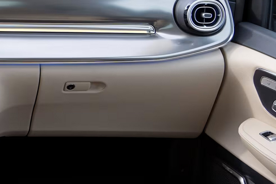 Mercedes-Benz V-Class Glove Box in UAE