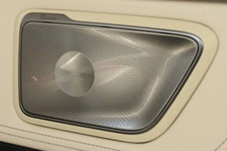 Speakers View of Mercedes-Benz V-Class