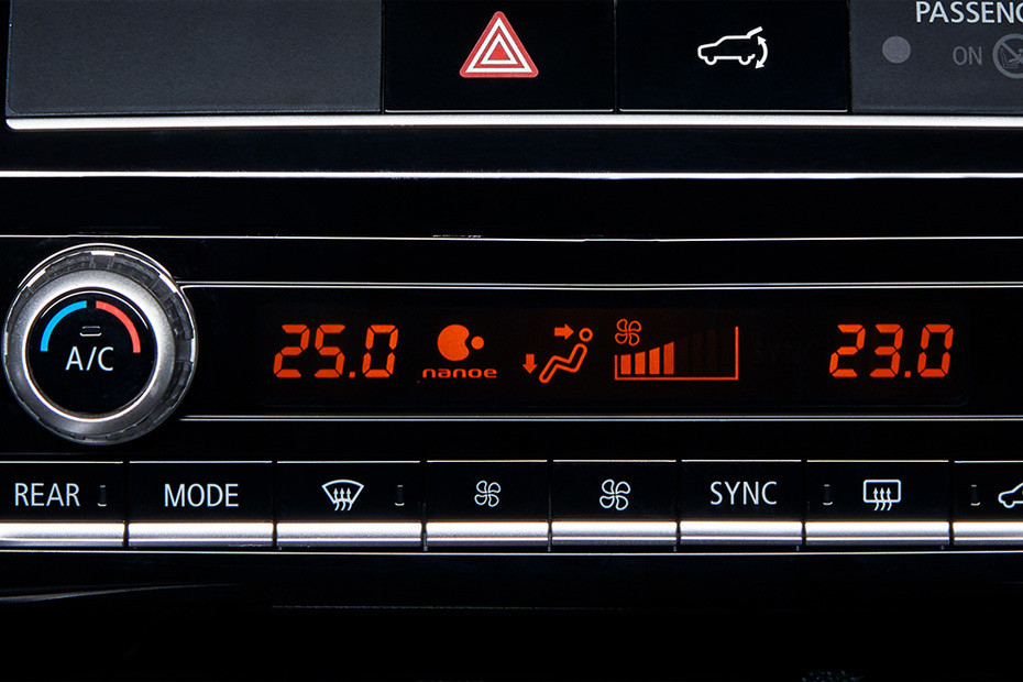 Front AC Controls of Mitsubishi Montero Sport