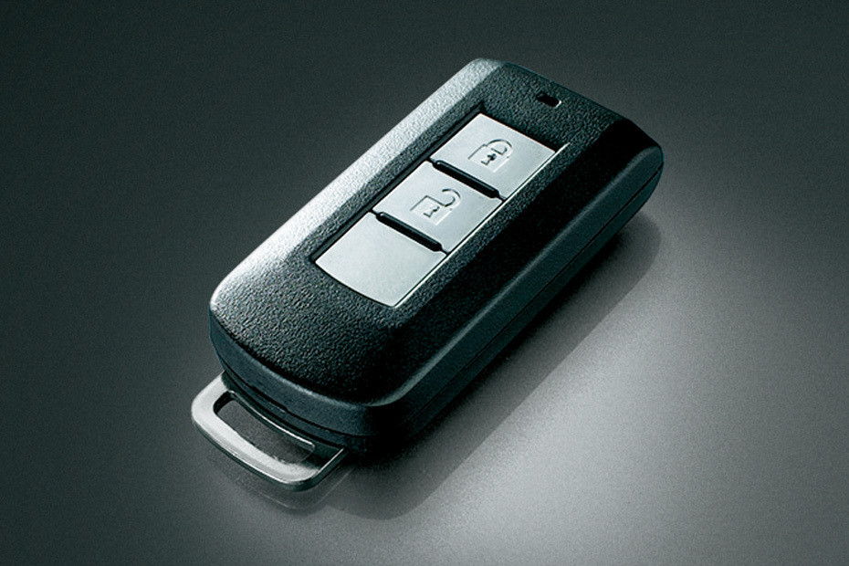 Mitsubishi Montero Sport Keychain Fob