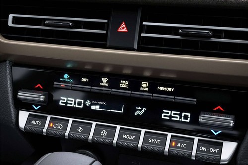 Front AC Controls of Mitsubishi Xforce