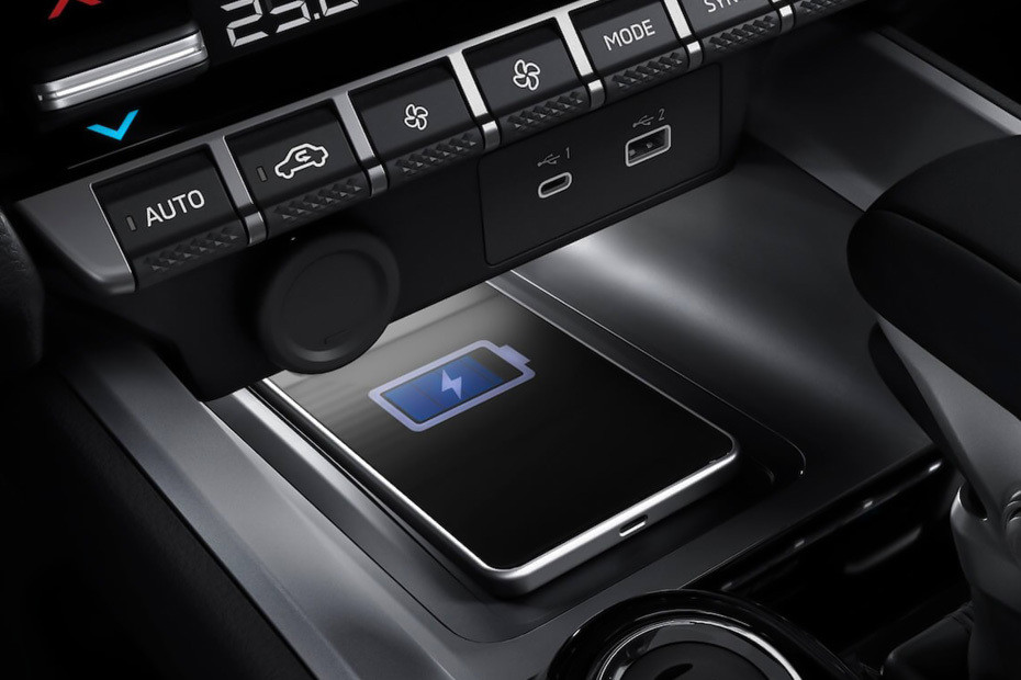 Power Accessories Outlet View of Mitsubishi Destinator in UAE