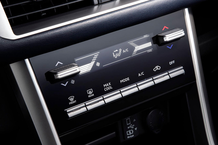 Front AC Controls of Mitsubishi Xpander Cross