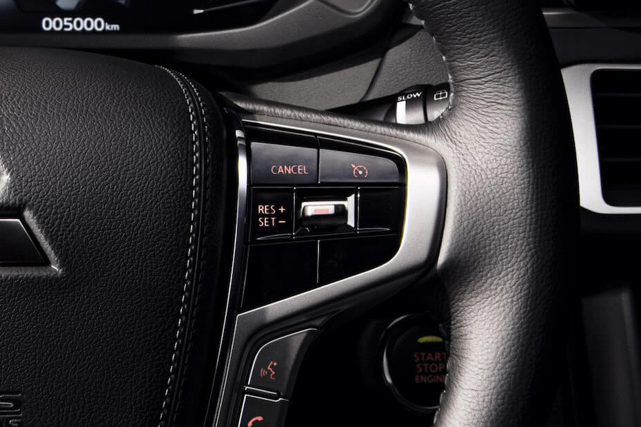 Mitsubishi Xpander Cross Multi Function Steering