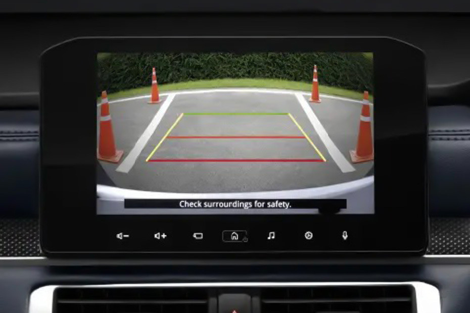 Xpander Cross Parking Assist