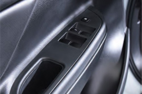 Mitsubishi L200 (2022-2024) Inside Of Drivers Side Open Door