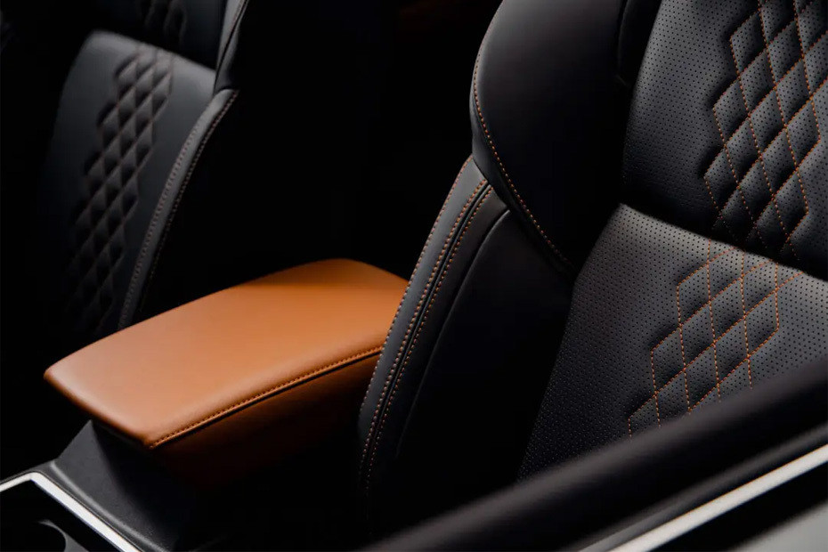 Outlander Armrest Rear