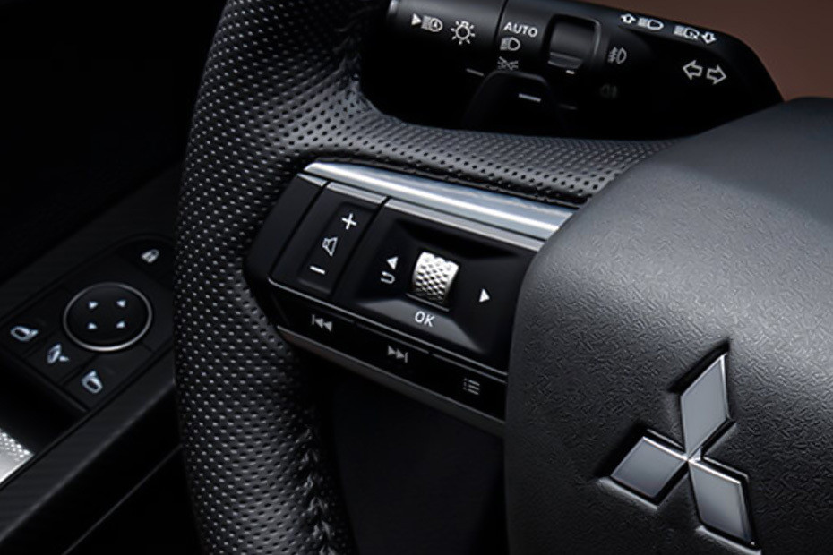Mitsubishi Outlander Multi Function Steering in UAE