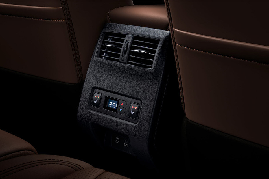 Outlander Rear AC Controls in UAE