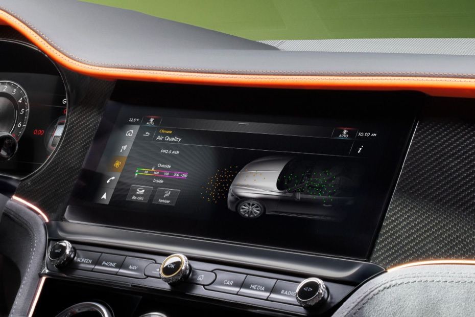 Stereo View of Continental GTC in UAE