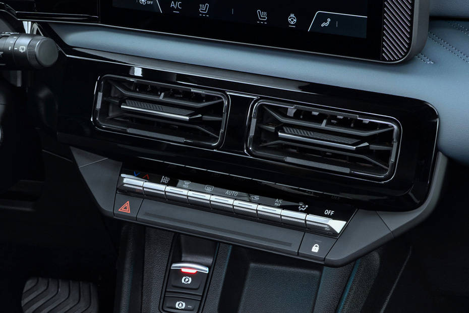 Front AC Controls of Nissan Micra EV Front AC Controls of Nissan Micra EV
