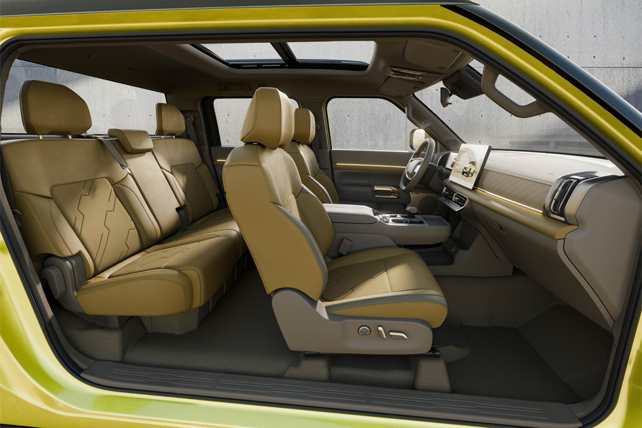 Nissan Frontier Pro Front And Rear Seats Together in UAE