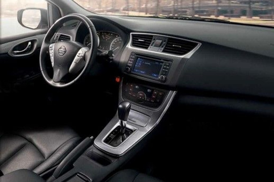 Dashboard View of Tiida in UAE