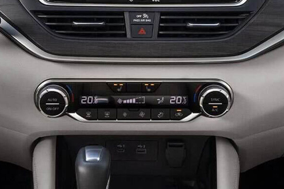 Front AC Controls of Nissan Altima Front AC Controls of Nissan Altima