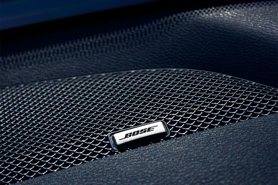 Speakers View of Nissan Altima Speakers View of Nissan Altima