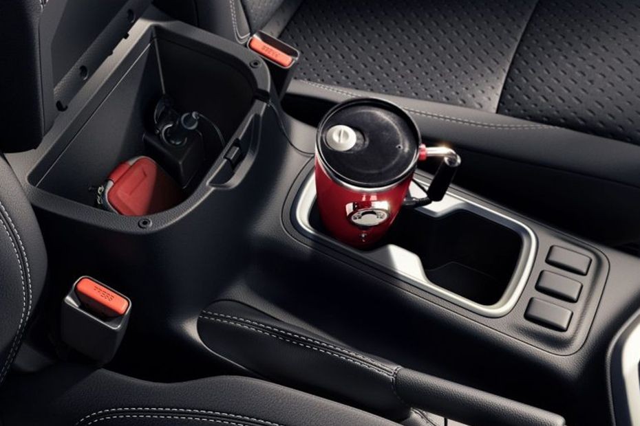 Navara Pickup Front Center Divider in UAE