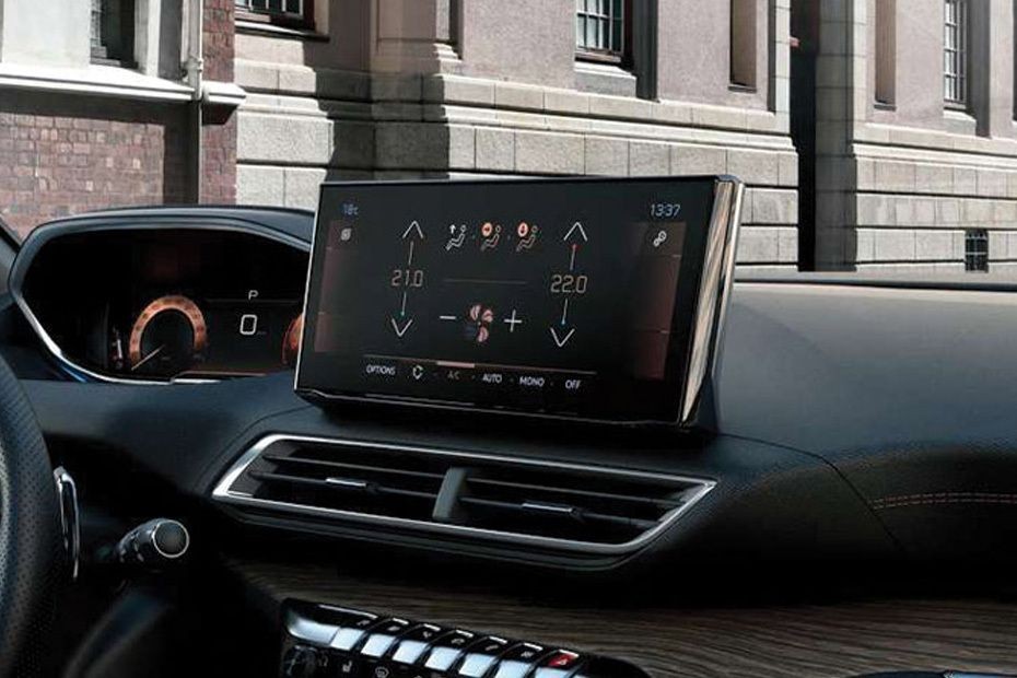 Stereo View of 3008 (2023-2024) in UAE