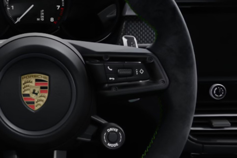 Porsche Macan Multi Function Steering in UAE