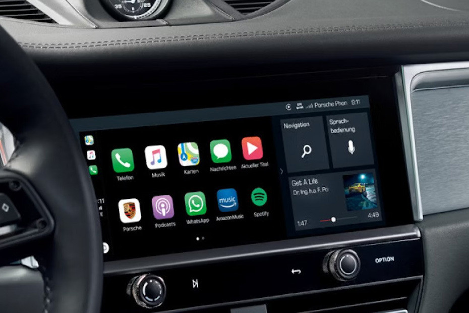 Stereo View of Macan in UAE