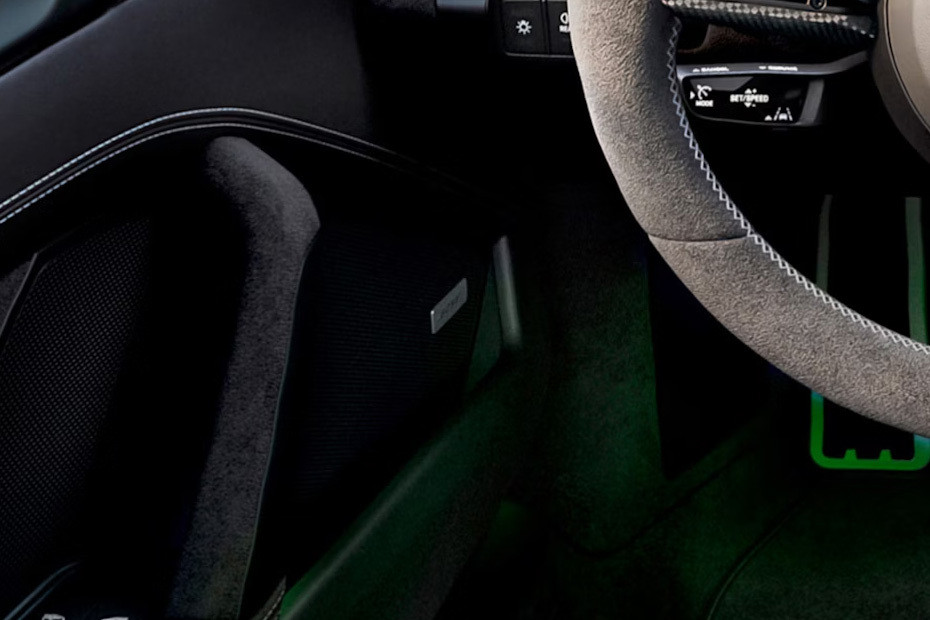 Speakers View of Porsche 911 in UAE