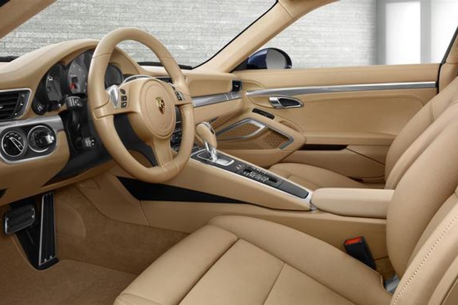 911 Carrera 4S Cabriolet Front Seats in UAE