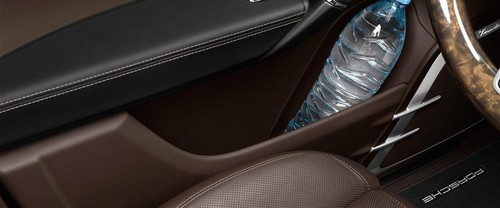 Side Bottle Holder of Cayenne Turbo