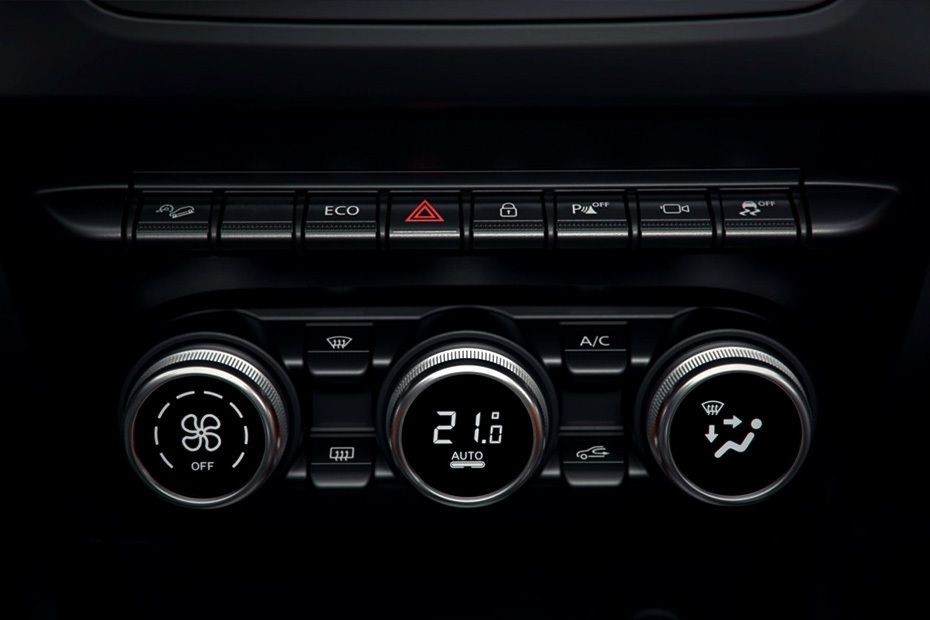 Stereo View of Duster in UAE