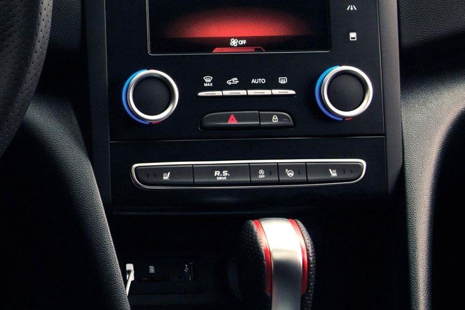 Front AC Controls of Renault Megane RS in UAE