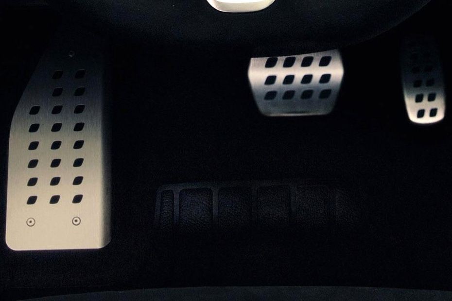 Megane RS Richbrook Competition Foot Pedal Set in UAE