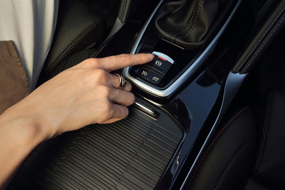 Center Controls of Renault Koleos (2023-2024) in UAE