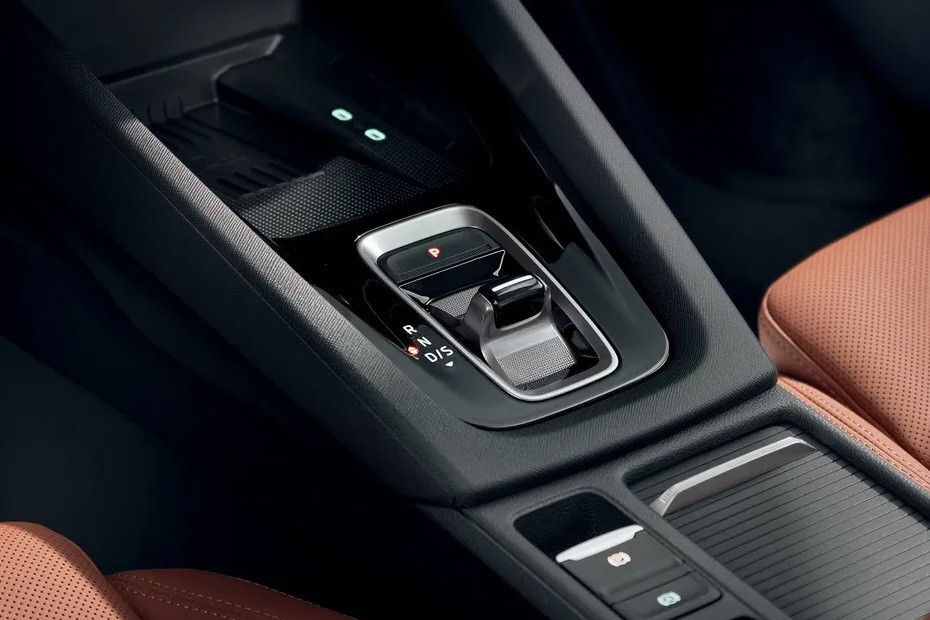 Skoda Octavia Gear Shifter in UAE