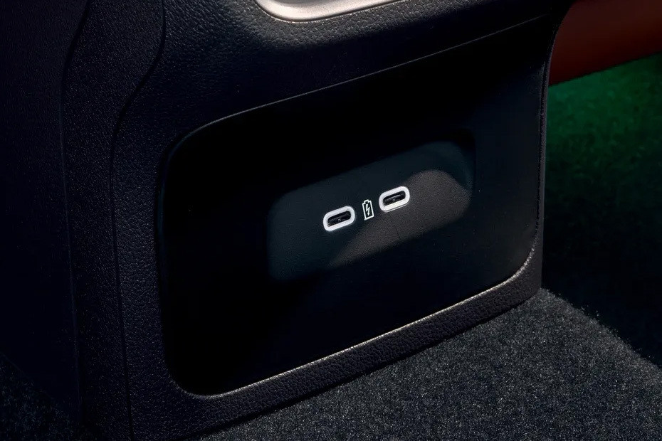 Power Accessories Outlet View of Skoda Octavia Power Accessories Outlet View of Skoda Octavia