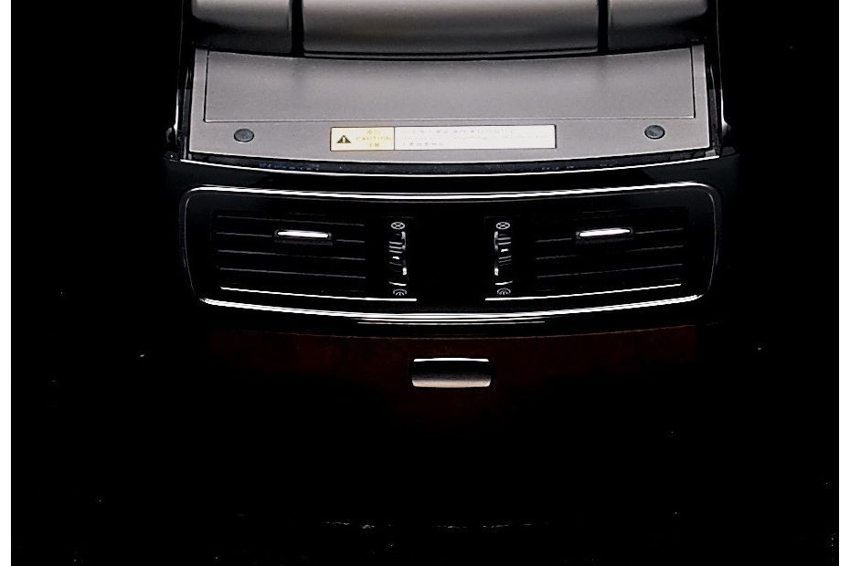 Chairman W Rear AC Controls in UAE