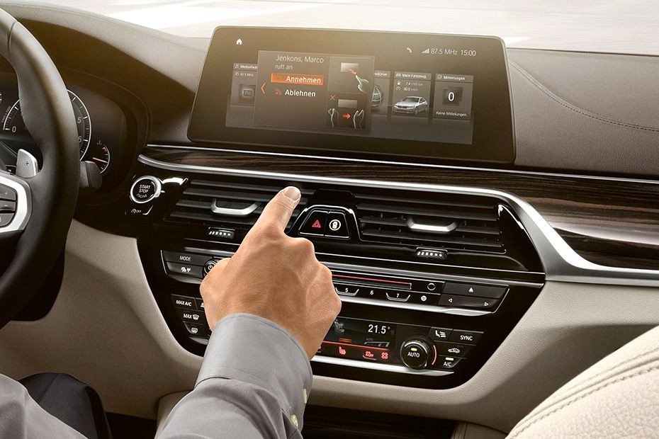 6 Series Gran Turismo Center Console in UAE