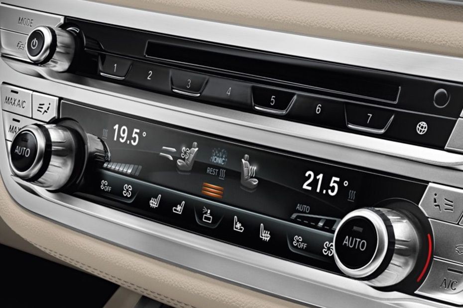 Front AC Controls of BMW 6 Series Gran Turismo in UAE
