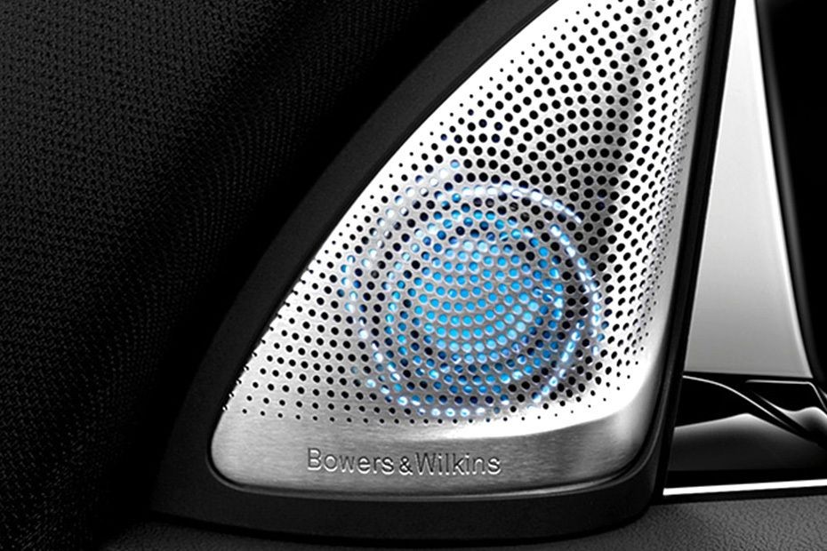 Speakers View of BMW 6 Series Gran Turismo in UAE