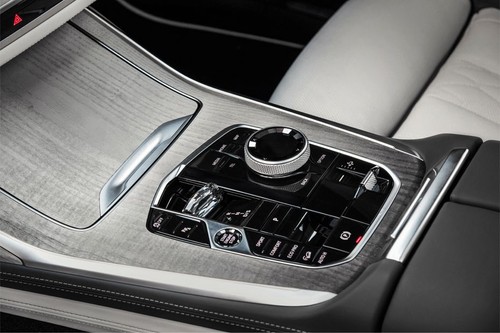 Center Controls of BMW X7