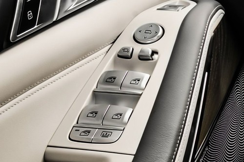 BMW X7 Drivers Side In Side Door Controls