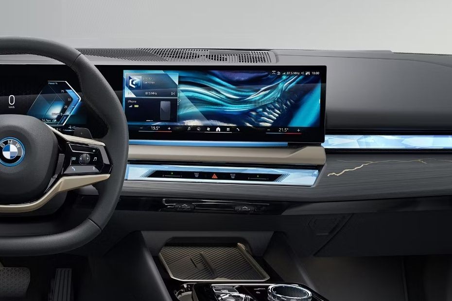 5 Series Center Console in UAE