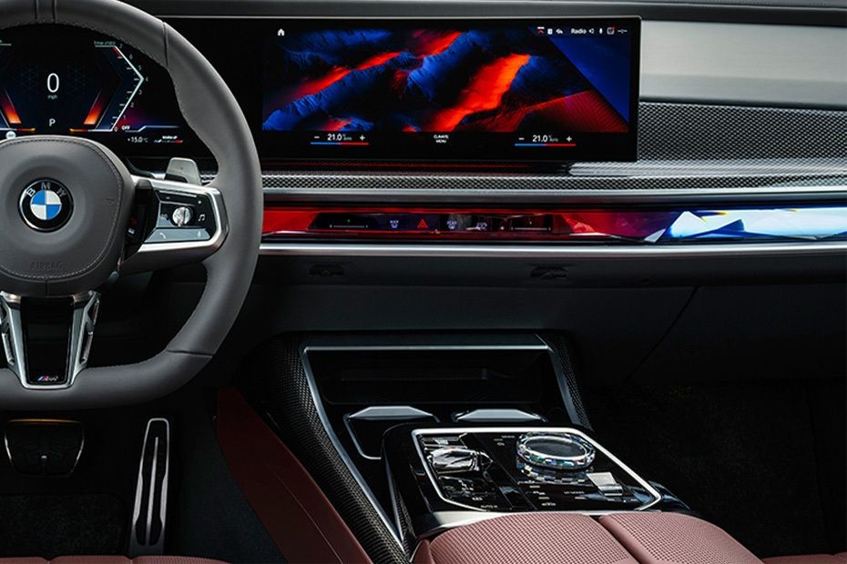 7 Series Center Console in UAE