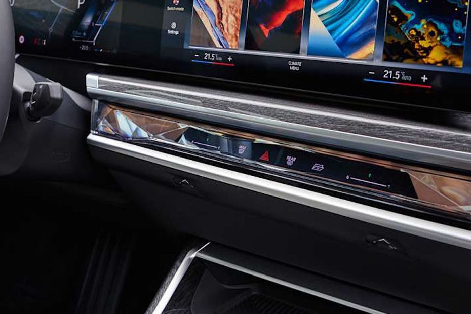Front AC Controls of BMW 7 Series in UAE