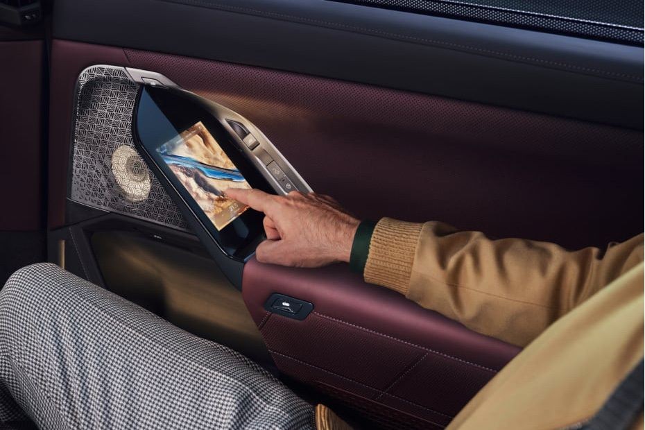 door handle interior of BMW i7 in UAE